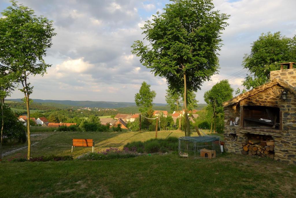 Orli Hnizdo At Chateau Novak Křivoklát Zewnętrze zdjęcie